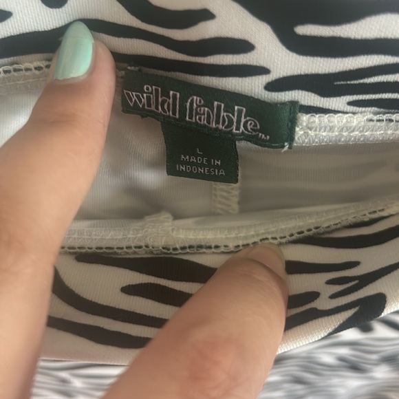 NWT Zebra Flare Pants - Picture 3 of 4